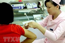 Đối mặt nguy cơ 'dịch chồng dịch' khi miễn dịch của quần thể giảm
