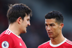 HLV Rangnick muốn Ronaldo làm đội trưởng Man Utd thay Maguire