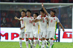 Đại thắng Singapore, U23 Việt Nam vượt Thái Lan để dẫn đầu bảng
