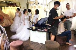 Nhịn 2 năm chờ hết dịch, cặp đôi kéo nhau đi làm điều cả đời mơ ước