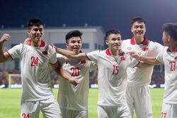 Tiếp nối cảm hứng thắng Trung Quốc, U23 Việt Nam đè bẹp Singapore 7-0!