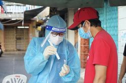 Bộ Y tế đề nghị sớm đưa kit test COVID-19 vào diện bình ổn giá