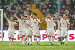 Thắng đậm U23 Singapore, U23 Việt Nam tranh ngôi đầu bảng với U23 Thái Lan