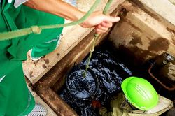 Đời sống Đời sống Những người làm sạch lòng cống