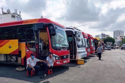 Giá xăng dầu tăng phi mã, doanh nghiệp vận tải méo mặt