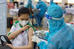 Chuẩn bị sẵn nguồn lực để tiêm vaccine phòng Covid-19 cho trẻ từ 5-11 tuổi