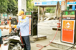 TP.HCM: Có tình trạng một số cửa hàng hạn chế bán xăng dầu