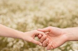 Tình yêu bất diệt: Cụ ông 80 tuổi ở Úc 'giải cứu' người yêu 84 tuổi, bỏ trốn hàng nghìn km