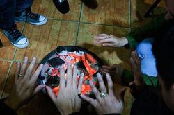 Cảnh báo ngộ độc khí do sưởi ấm bằng than