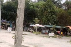 Mâu thuẫn trong lúc buộc dây thép gai, nam thanh niên đánh hàng xóm tử vong