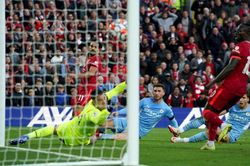 Man City nguy cơ chiến Liverpool 4 trận liên tiếp trong tháng 4