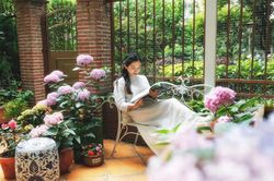 Khu vườn 50m² trong ngôi nhà cũ 18 năm tuổi khiến ai một lần ghé qua cũng phải xuýt xoa không ngớt