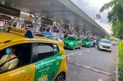 Khẩn trương nghiên cứu phương án bổ sung đủ xe taxi cho sân bay Tân Sơn Nhất