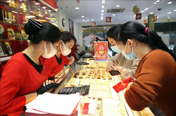 Vàng trong nước giữ đà tăng, tiến sát ngưỡng 64 triệu đồng