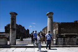 Italy mở cửa cho khách du lịch ngoài EU từ tháng 3