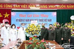 Các địa phương, đơn vị chúc mừng Ngày Thầy thuốc Việt Nam