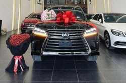 Đại gia Nông Cống tậu 'chuyên cơ mặt đất' Lexus LX570 hơn 9,1 tỷ
