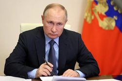 Mỹ, châu Âu đồng loạt công bố trừng phạt ông Putin
