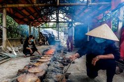 Làng Vũ Đại tất bật những nồi cá kho giá tiền triệu
