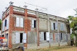 'Dị nhân' 15 năm nhặt vỏ chai về xây ngôi nhà 'độc nhất vô nhị' ở Quảng Nam