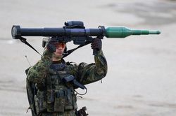 Đức phá lệ, gửi vũ khí chống tăng và tên lửa Stinger cho Ukraine