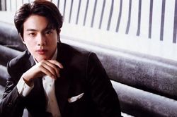 Jin BTS đạt kỷ lục lịch sử trên Billboard với 2 ca khúc solo