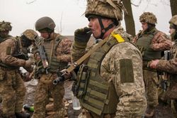 Đức và loạt quốc gia châu Âu gửi vũ khí cho Ukraine