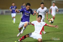 CLB Hà Nội hết thủ môn vì Covid-19, hoãn derby Thủ đô
