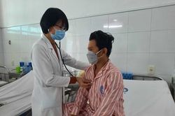 Nội soi gắp đinh sắt dài 3cm ra khỏi phế quản bệnh nhân