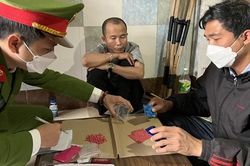Bắt 3 đối tượng, thu 1.622 viên ma túy hồng phiến và 120 gam ma túy đá