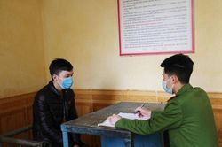 Lợi dụng gia chủ vắng nhà, gã hàng xóm đột nhập 'khoắng' sạch tiền trong két