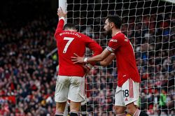 Bênh vực đồng đội cũ, Berbatov nói 'Ronaldo được phép có vài trận dở tệ'