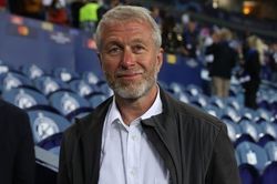 Abramovich nhượng quyền, 2 thành viên BLĐ Chelsea muốn... từ chức