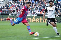 Sự hồi sinh đáng kinh ngạc của Aubameyang ở Barca