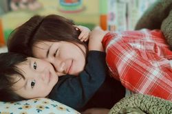 Sau thời gian cách ly và điều trị bệnh, Hòa Minzy được đoàn tụ cùng quý tử