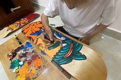 Triển lãm các tác phẩm nghệ thuật độc đáo từ ván trượt