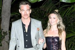 Tài tử Chris Pine và ngôi sao phim kinh dị chia tay