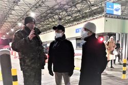Xuyên đêm hỗ trợ bà con người Việt sơ tán từ Ukraine sang Ba Lan