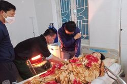 Ba học sinh ăn lá ngón tự tử vì mâu thuẫn với bạn
