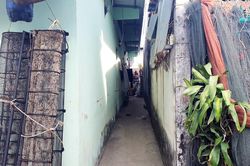 Sự kiên trì thu thập chứng cứ của người hàng xóm trong vụ bé gái nghi bị hành hạ
