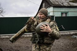 Mỹ chuyển giao phần lớn vũ khí cam kết viện trợ cho Ukraine