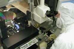 Xung đột Nga-Ukraine làm căng thẳng thêm nguồn cung chip trên toàn cầu