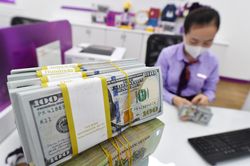 Trái chiều tỷ giá USD trên thị trường