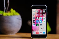 Apple nên bỏ thiết kế lỗi thời của iPhone SE