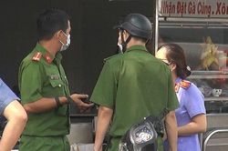 Khởi tố người hành hạ bé gái bán vé số