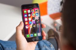 Podcast: iPhone SE 2022 giá rẻ sắp ra mắt