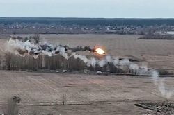 Cận cảnh pha bắn hạ trực thăng bằng tên lửa Stinger ở Ukraine