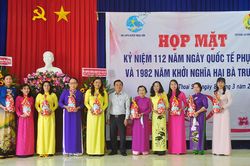 Hội Liên hiệp Phụ nữ huyện Thoại Sơn tổ chức nhiều hoạt động kỷ niệm ngày Quốc tế Phụ nữ 8-3