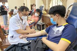 Y tế - Sức khỏe Tin tức y tế Tiếp nhận gần 170 đơn vị máu từ sinh viên Trường ĐH Khoa học