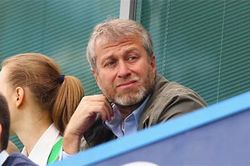 Abramovich bị đóng băng tài sản, không thể bán Chelsea